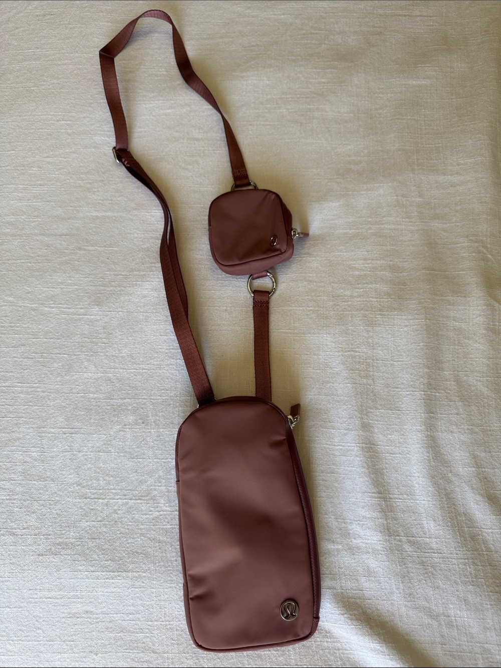 lululemon athletica mauve modular phone crossbody bag
